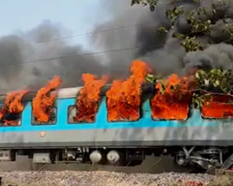 Fire on coach of Dehradun-Delhi Shatabdi Express