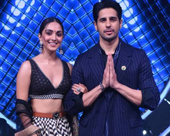 Sidharth Malhotra, Kiara Advani cheer 