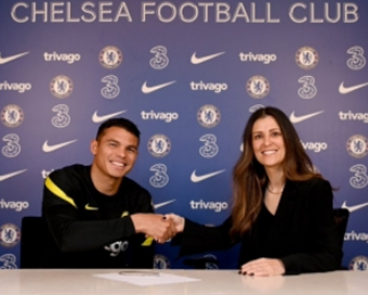 Thiago Silva extends contract with Chelsea for one year