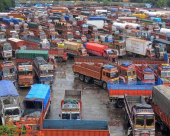 Delhi govt bans entry of heavy vehicles, halts interstate buses at Singhu border