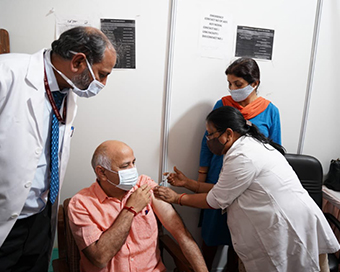 Delhi Deputy Chief Minister Manish Sisodia gets vaccinated