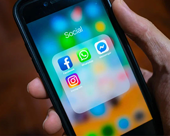Facebook, WhatsApp, Instagram suffer major global outage