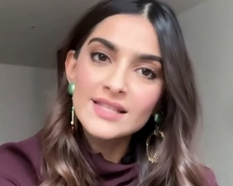 Sonam Kapoor puts a full stop to pregnancy rumours