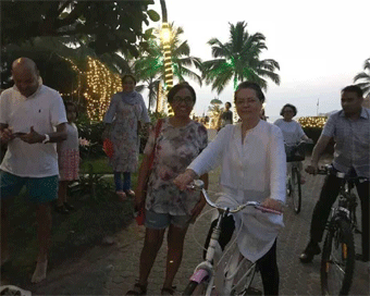 Rahul joins Sonia in Goa for New Year celebrations