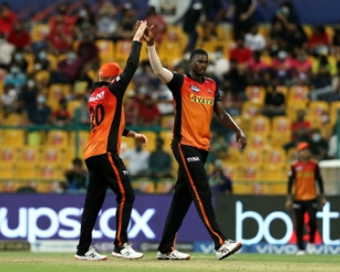 IPL 2021, SRH vs RCB: Hyderabad hold nerve to clinch a thrilling win over Bangalore