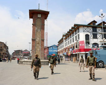 Srinagar: Security personnel enforce restrictions imposed by authorities in Srinagar