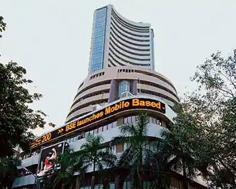 Stock Market: Sensex falls 300 points and Nifty50 slides below 16,500 dragged by IT shares — LIC hits new low