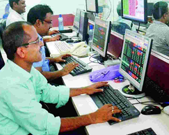 Sensex gains 400 points, Nifty nears 11,800