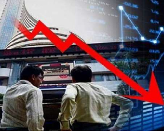 Indian equities extend losses; Sensex slips nearly 900 pts