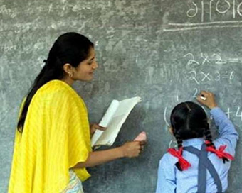 Madhya Pradesh: A teacher who worships daughters at school