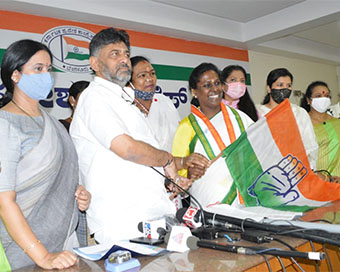 Transgender activist Akkai Padmashali joins Karnataka Congress