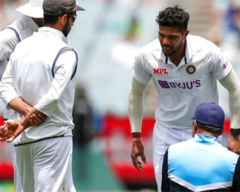 Ind vs Aus 2nd test, Day 3: India suffer blow as Umesh Yadav limps off the field on third day