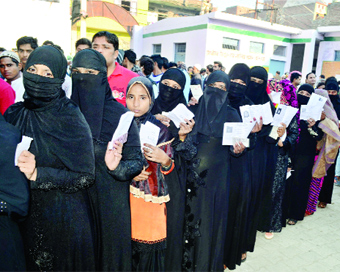 Jammu turnout 72%, Baramulla 35; student killed in firing